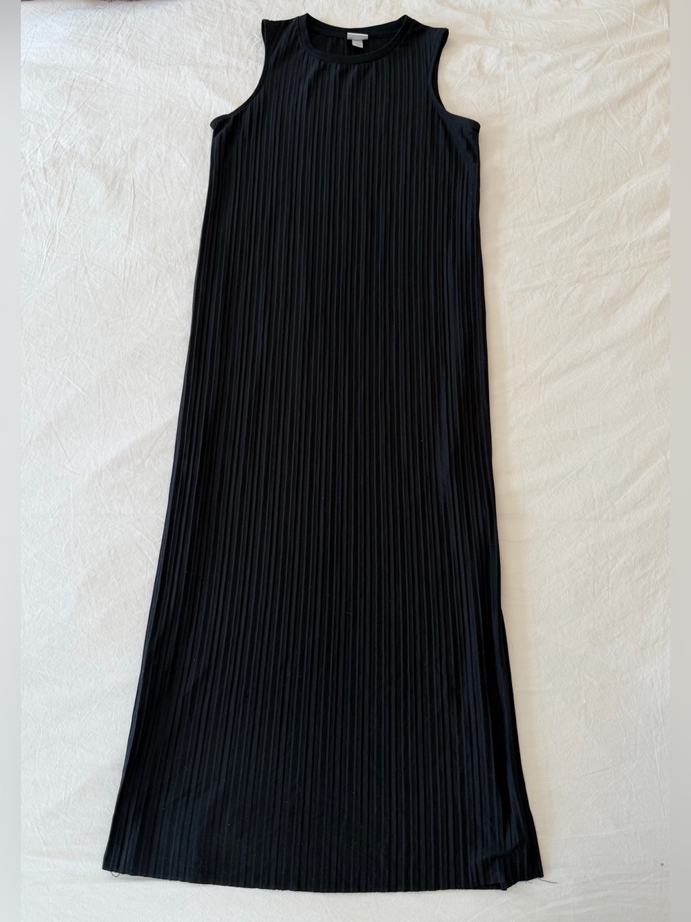 Sleeveless Black Pleated Midi Dress